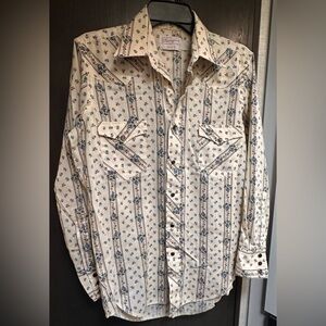 Vintage 70’s Wrangler Long Tail Pearl Snap Shirt Cream Floral Stripe Sz 15/32